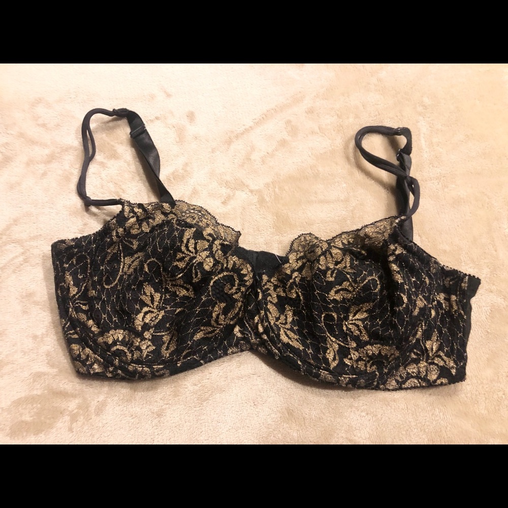 Victoria's Secret wire support bra